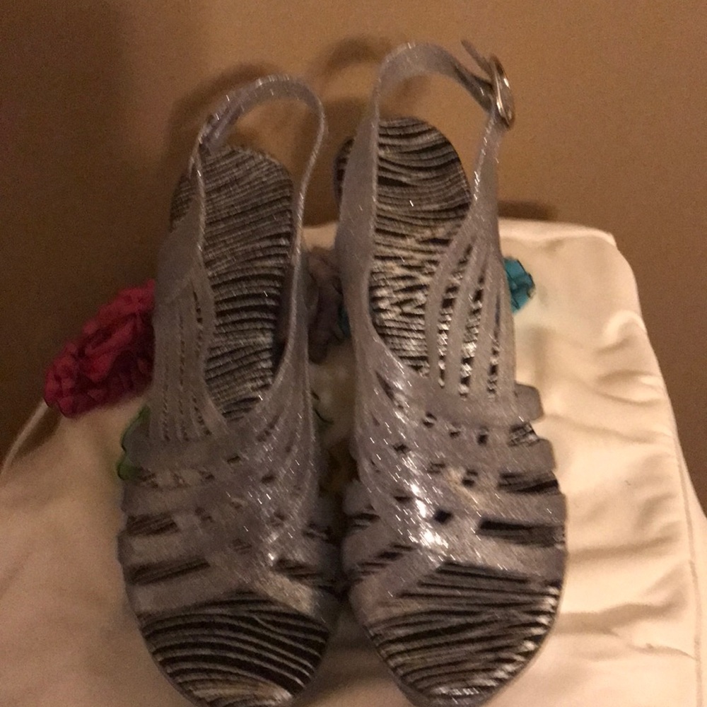 Wedge shoes